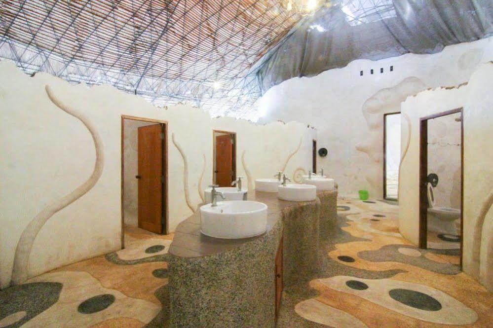 Naidee Sculptured Huts Hotel Hua Hin Exterior foto