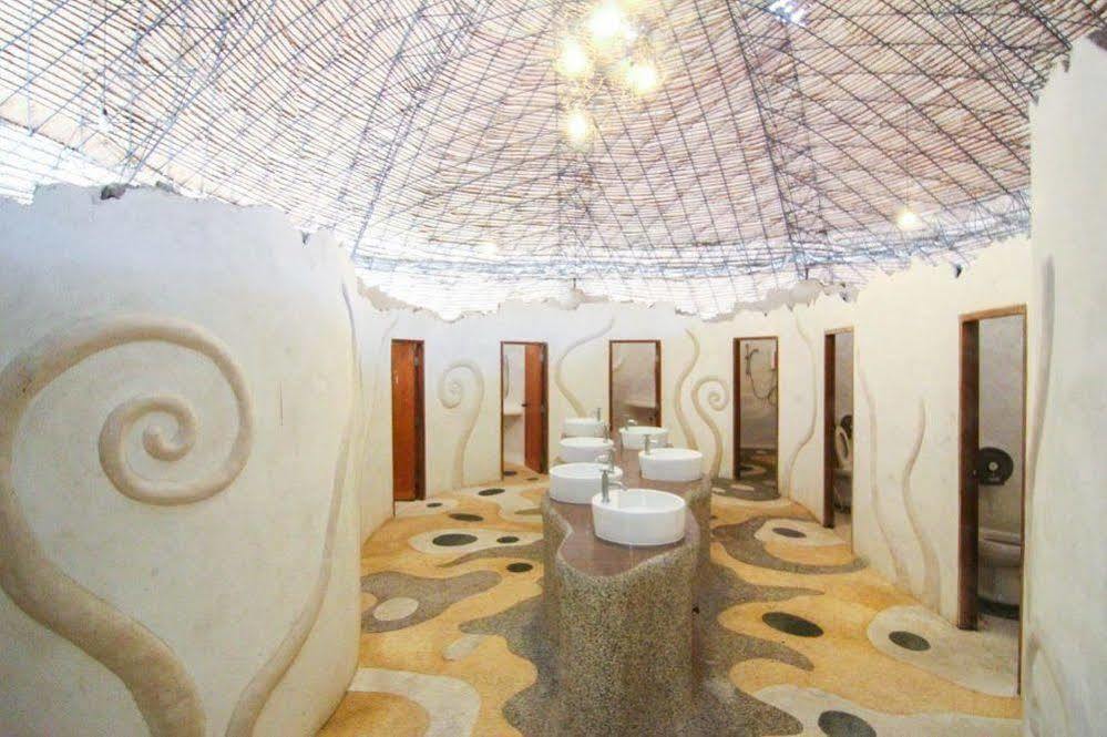 Naidee Sculptured Huts Hotel Hua Hin Exterior foto