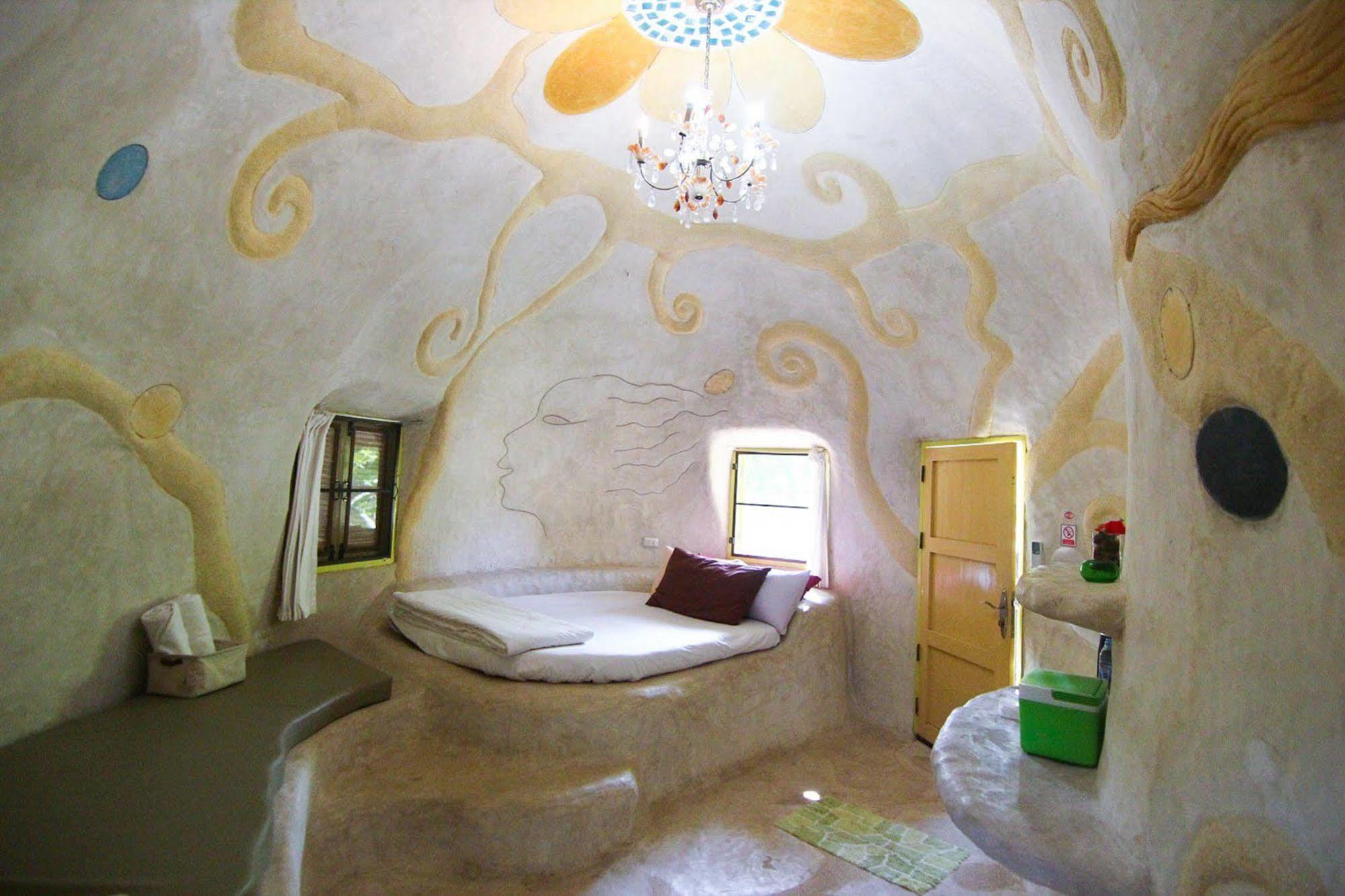 Naidee Sculptured Huts Hotel Hua Hin Exterior foto